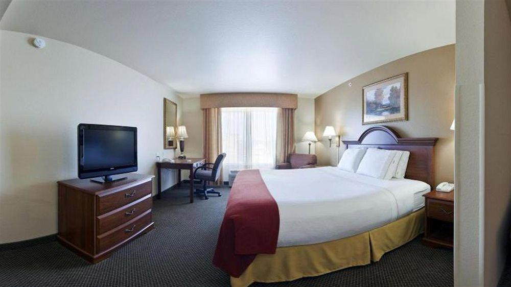 Express & By Ihg 2* Brookings